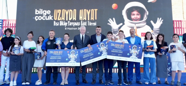 Bakan Tekin'in katılımıyla 'Uzayda Hayat' kısa hikaye yarışmasının ödül töreni yapıldı